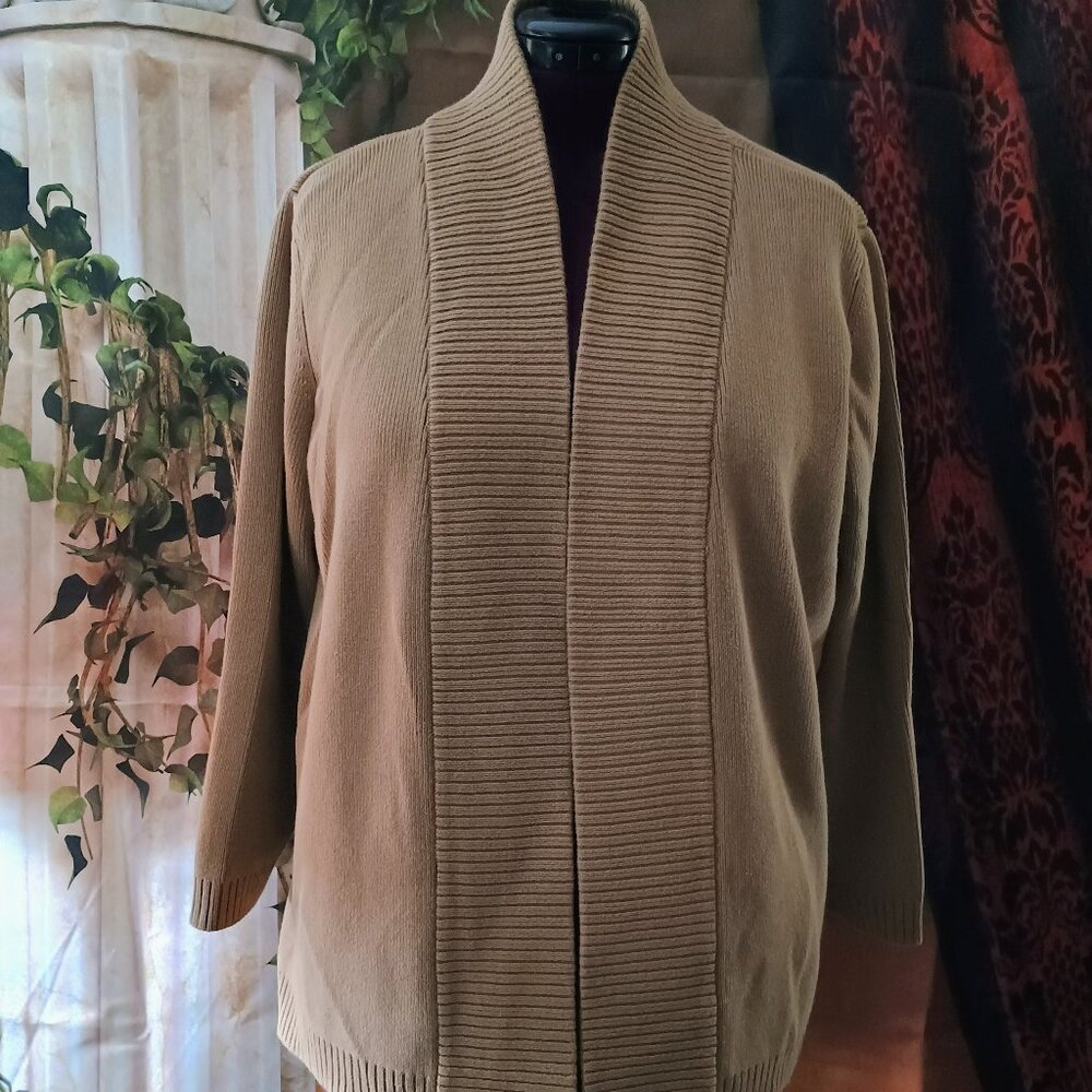 EUC: JM Collection Sze. 1X Tan Open-Front Ribbed Cardigan Sweater